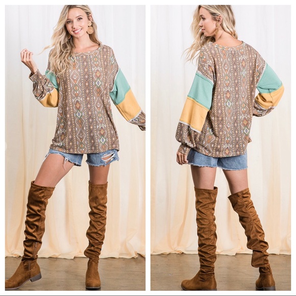 ✨LAST ONE✨Aztec print Fabulous Boxy Top - Picture 3 of 6